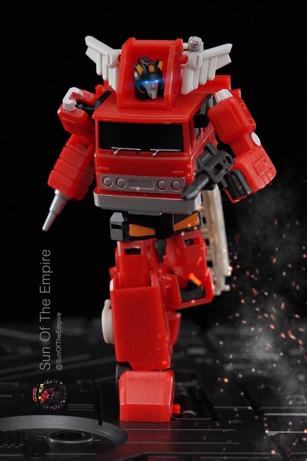 MS Toys Fire Extinguisher Unofficial Legends Scale Inferno Photo Gallery 04 (4 of 32)